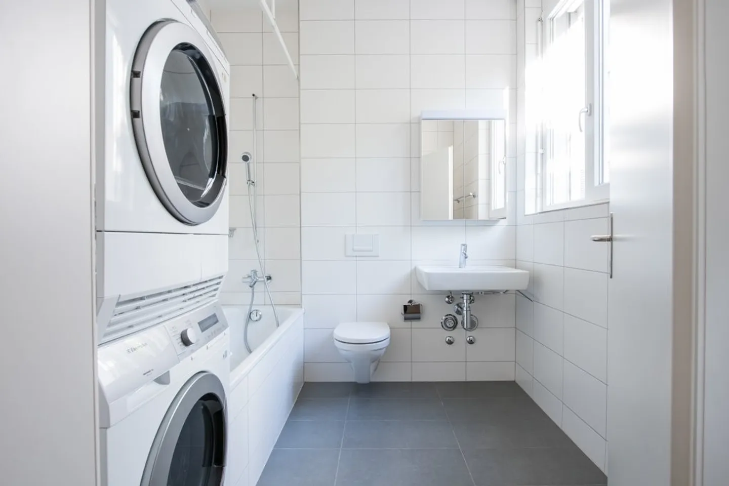 Appartamento moderno con terrazza - Foto 4 di 10