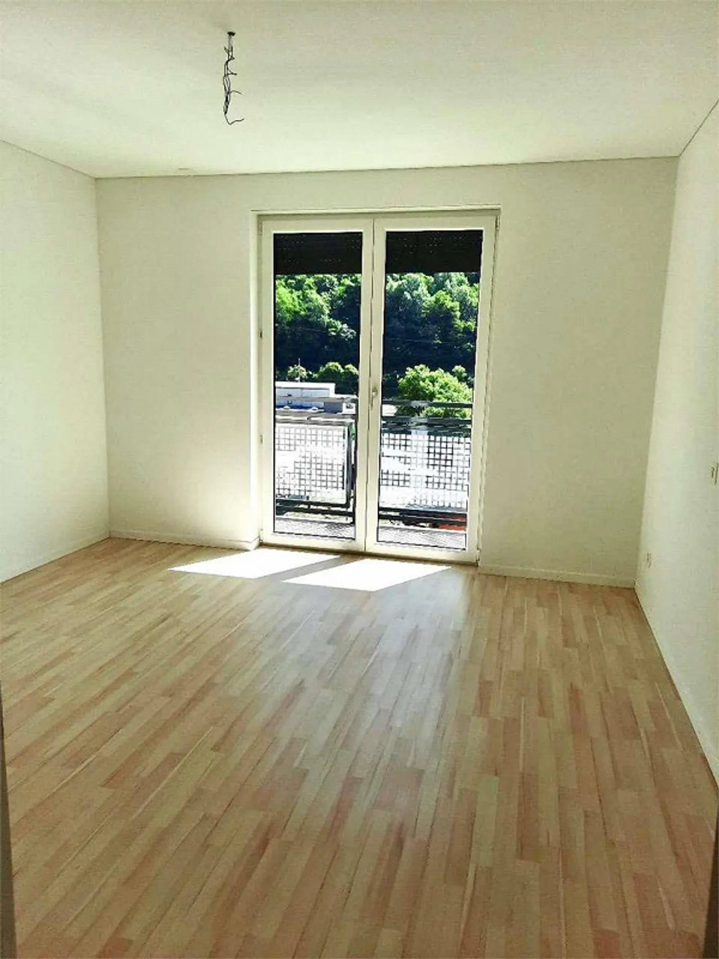 Appartamento confortevole con vista sui servizi all'ultimo piano - Foto 4 di 12
