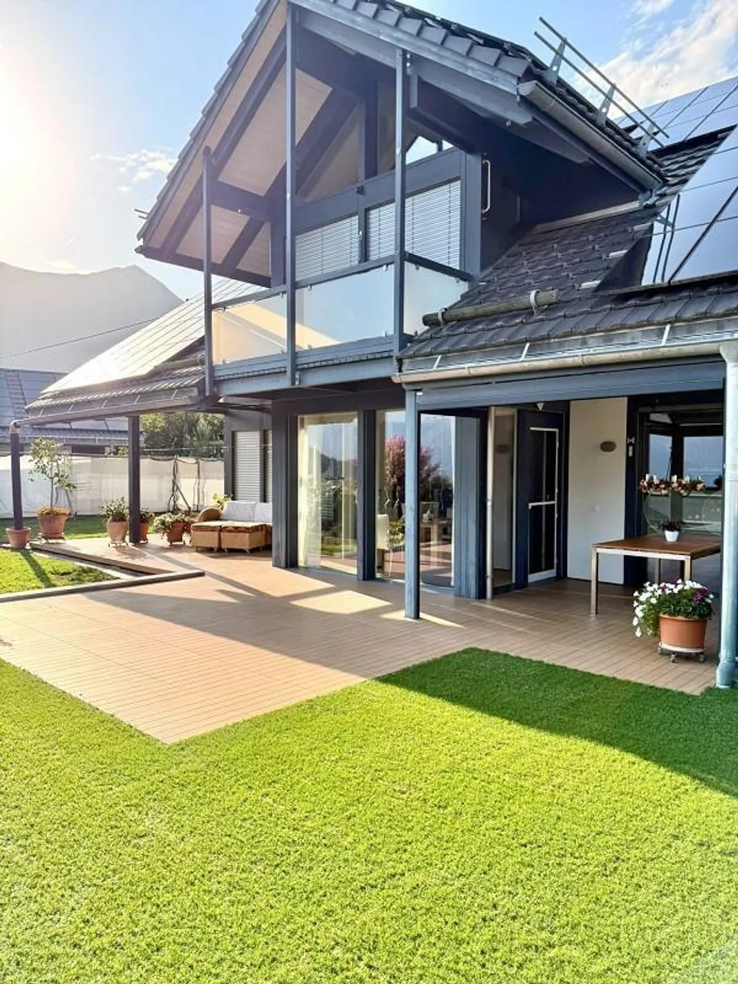 5 1/2-Zimmer-Villa an sehr ruhiger, sonniger Aussichtslage / villa ... - Foto 2 di 30
