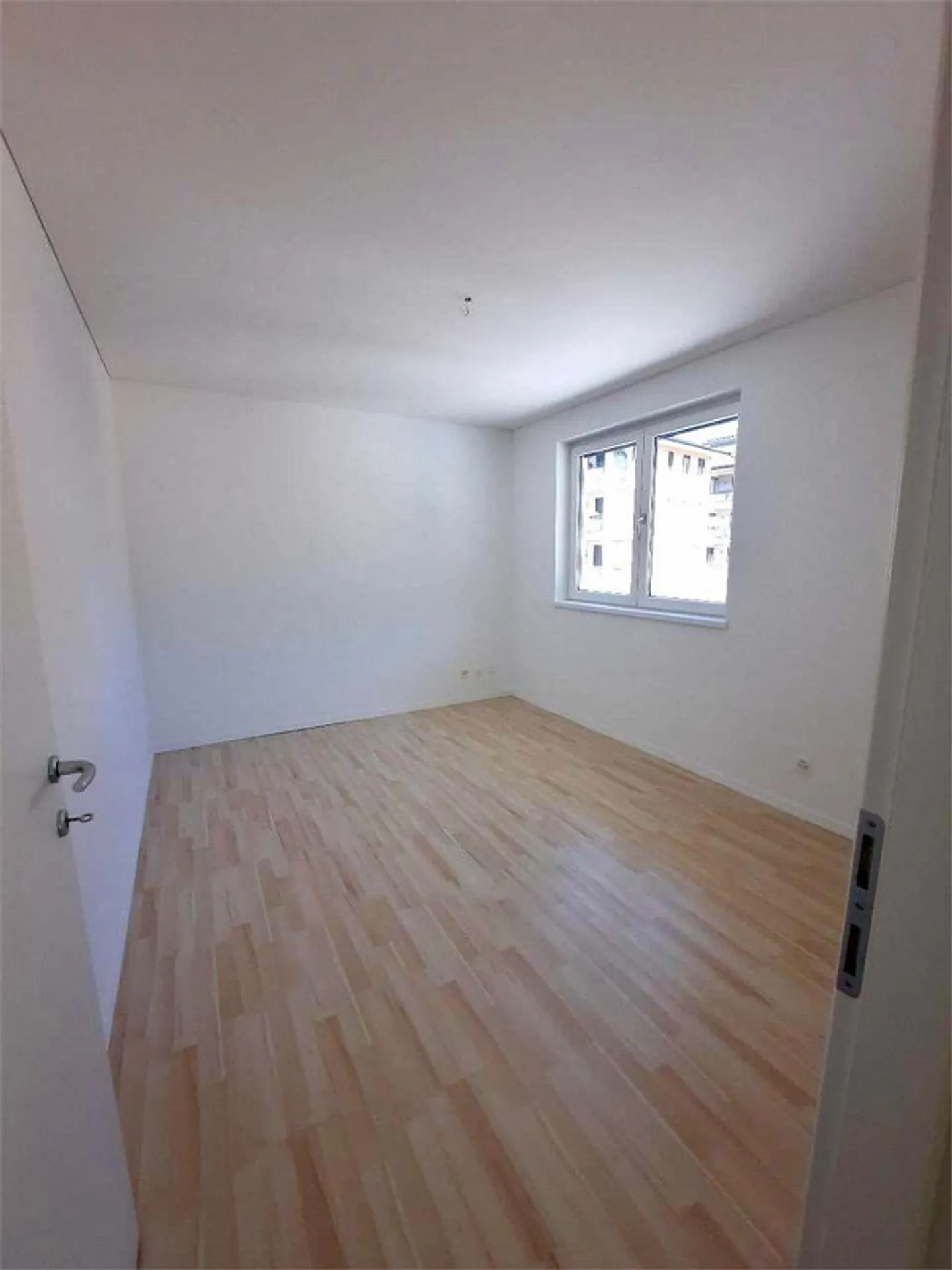 Appartamento confortevole con vista sui servizi all'ultimo piano - Foto 9 di 12