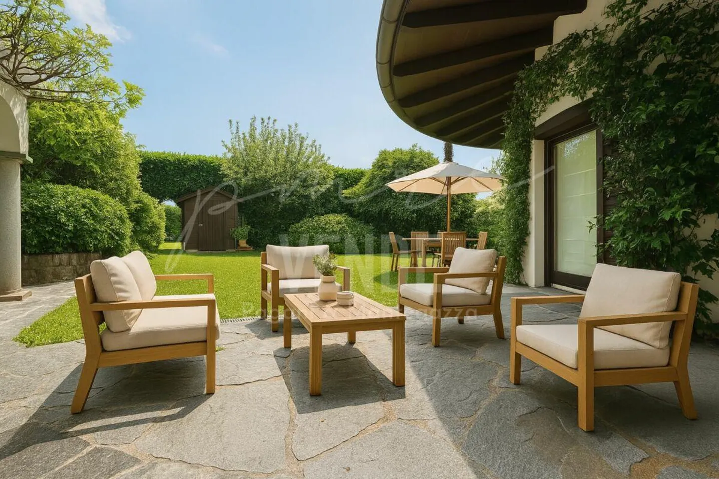 COMANO | LEBEN ZWISCHEN GRÜN UND KOMFORT: PRIVATER GARTEN UND POOL - Foto 3 von 11