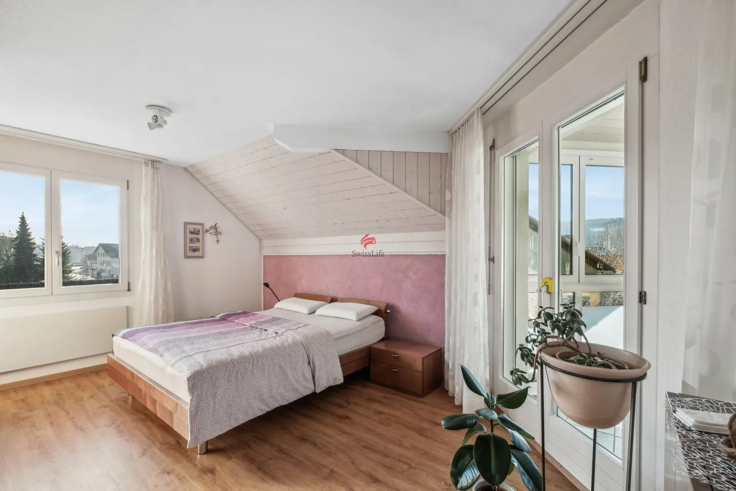 Quiet penthouse apartment with a view - Photo 7 of 13