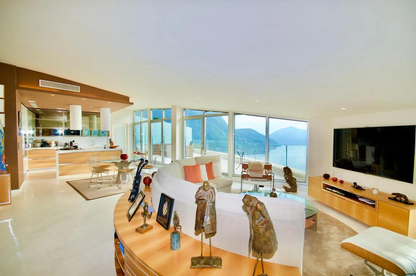 Modern Luxury Duplex Penthouse with Breathtaking View of Lake Lugano - Photo 4 of 18