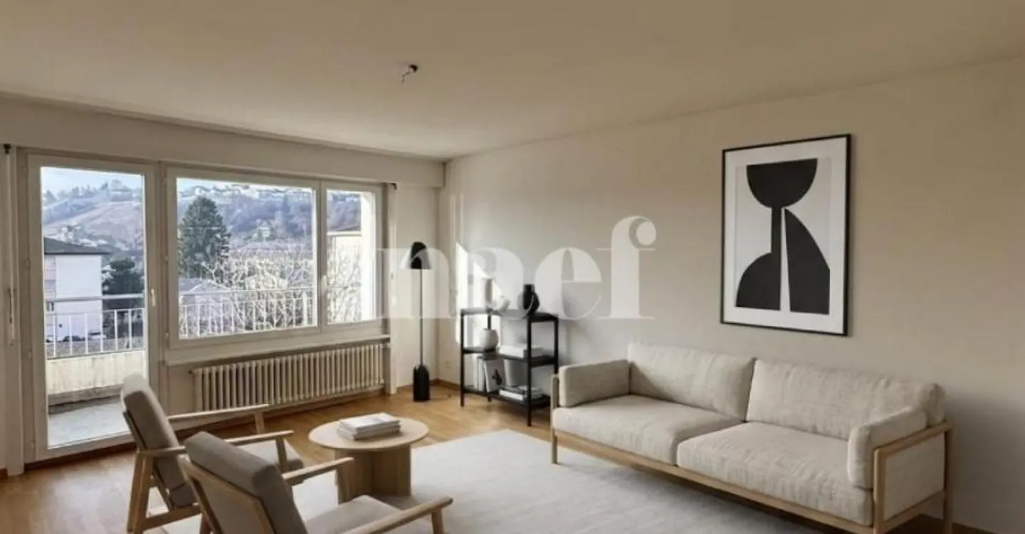 4-room apartment with balcony - Photo 1 of 7