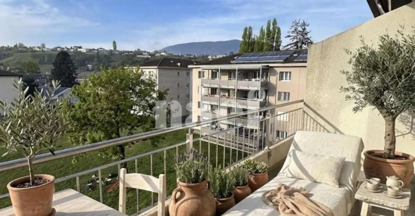 4-room apartment with balcony - Photo 2 of 7