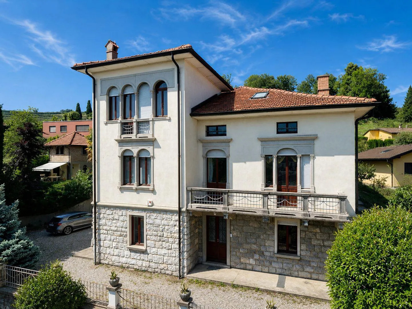 Prestigioese Villa in Coldrerio - Foto 2 von 23
