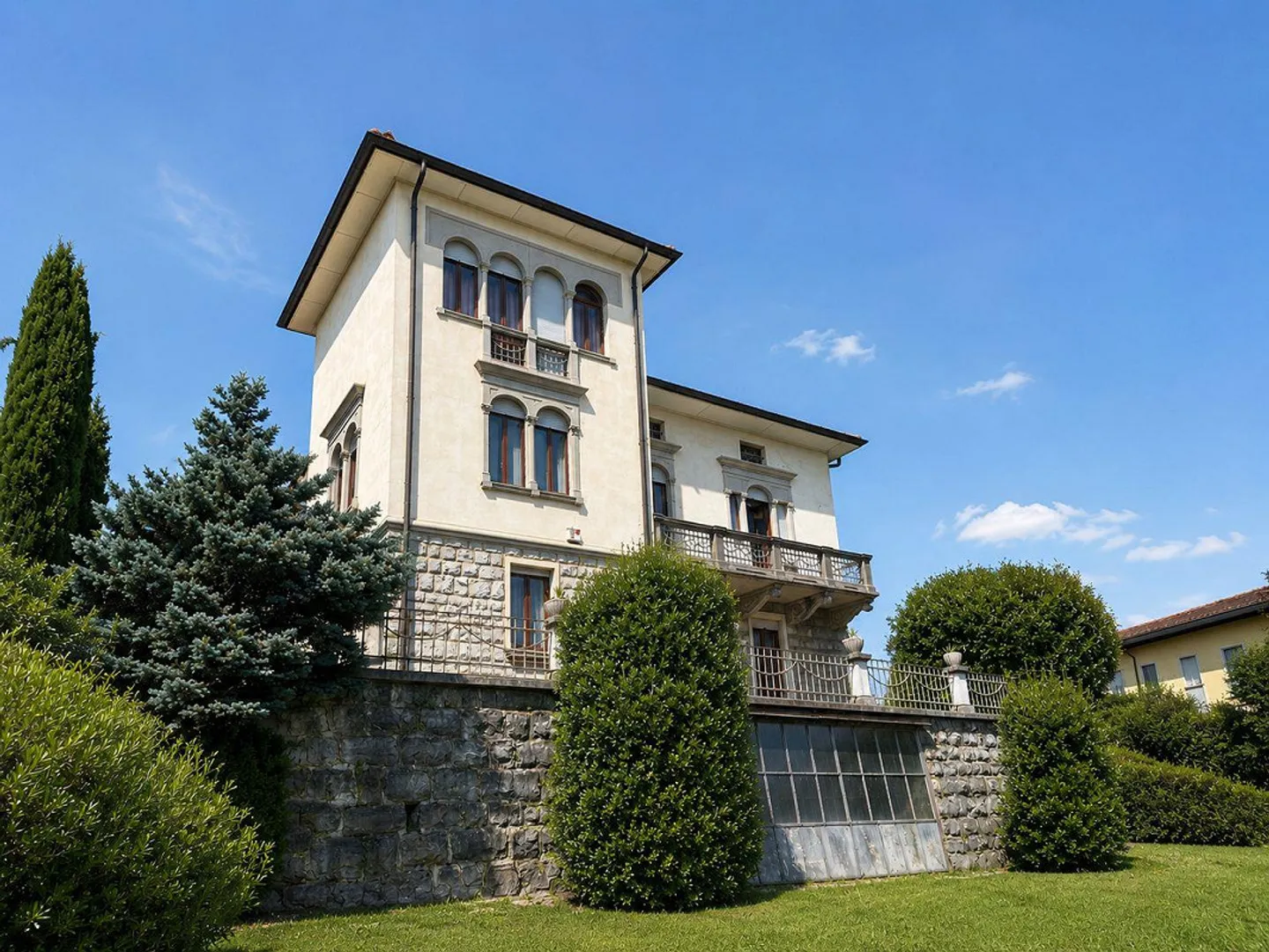 Prestigioese Villa in Coldrerio - Foto 3 von 23