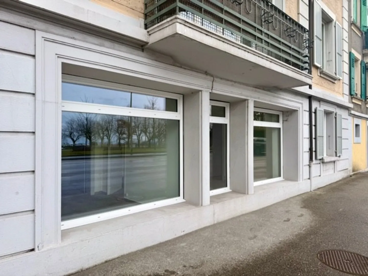 Helle Gewerbefläche am See - Foto 2 von 3