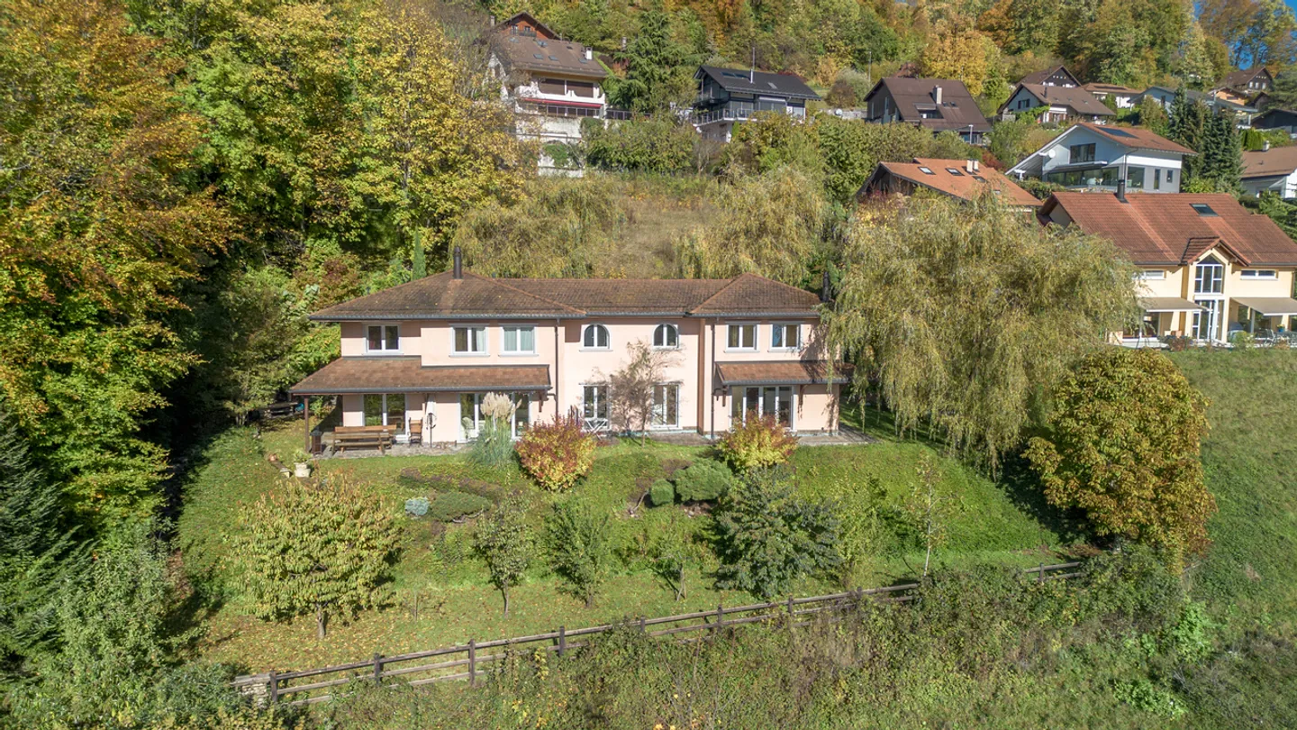 Schöne Familienvilla mit zwei unabhängigen Wohneinheiten - Foto 1 von 13