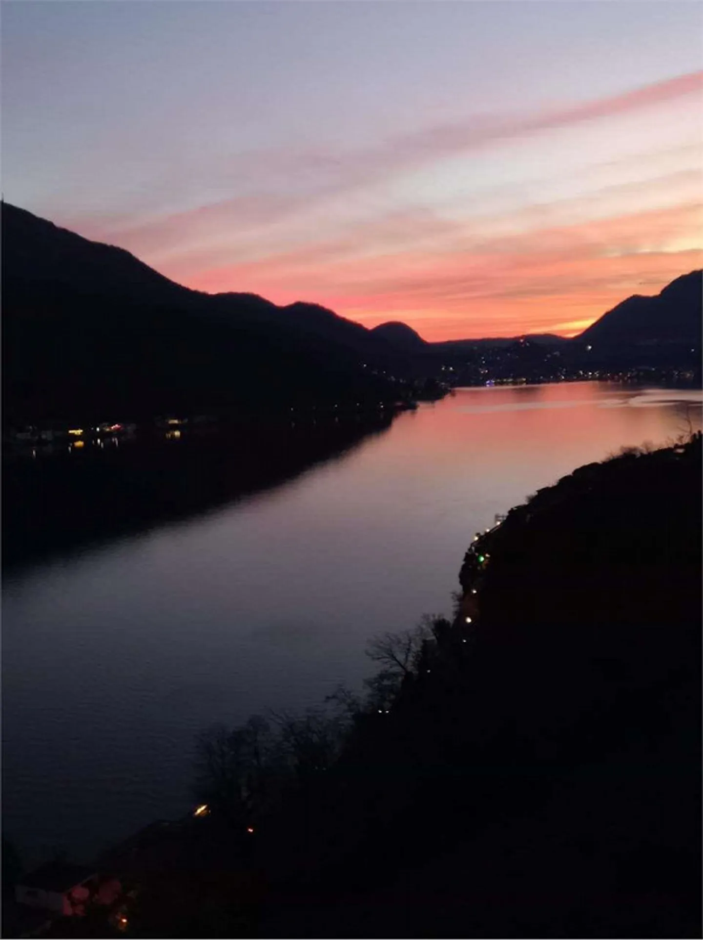 Villa moderna con vista mozzafiato sul lago - Foto 9 di 9