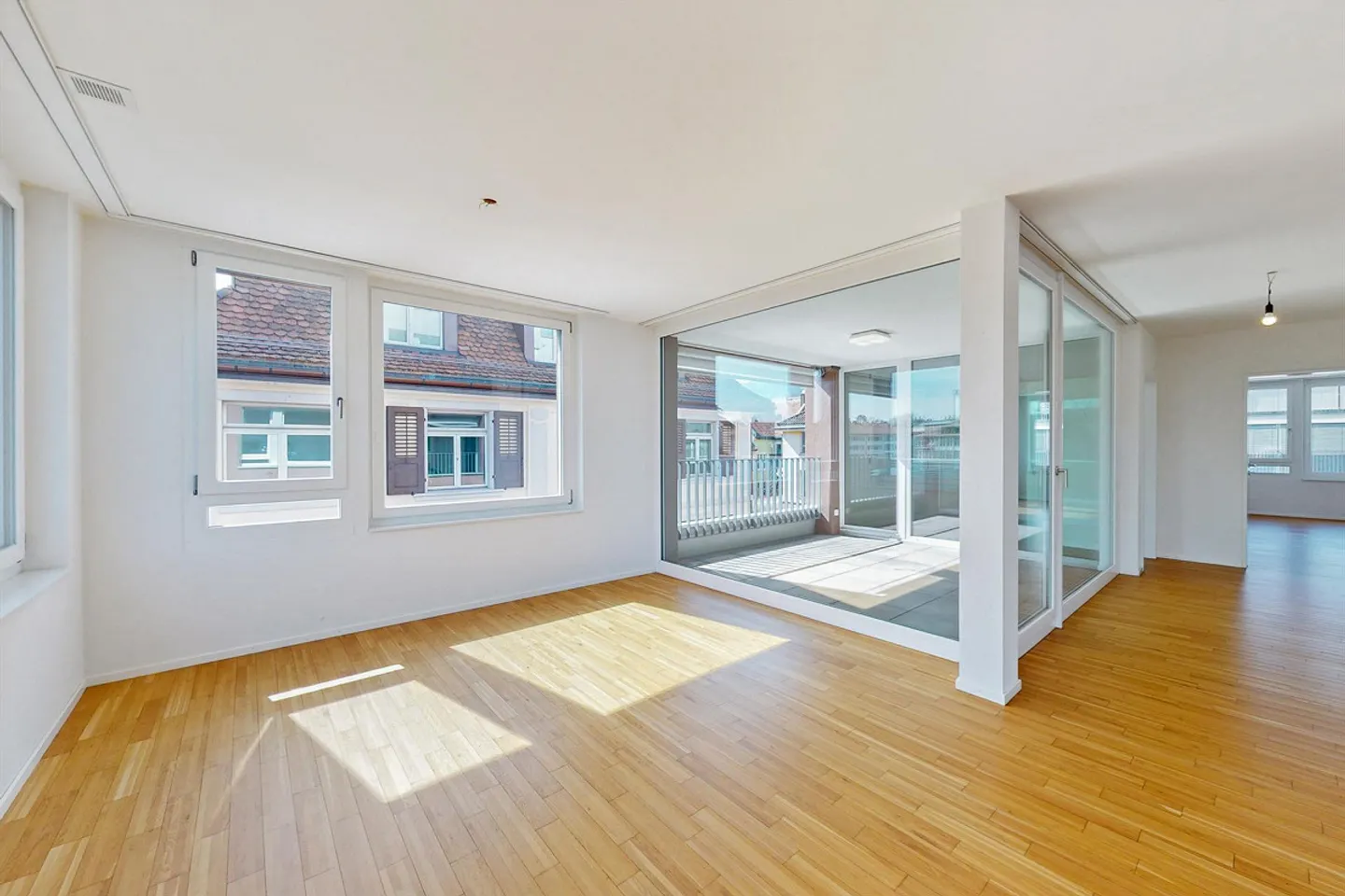 Modern apartment in a central location - Photo 3 of 13