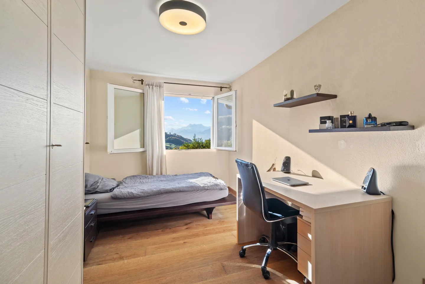 Schöne Familienvilla mit zwei unabhängigen Wohneinheiten - Foto 7 von 13