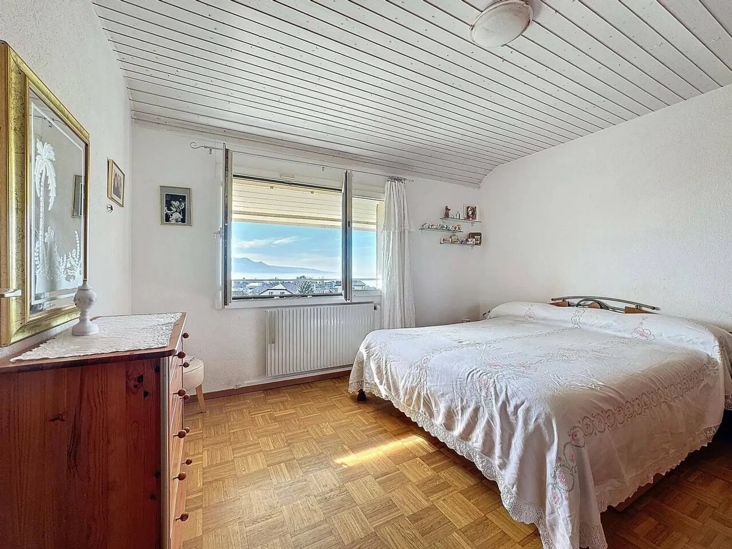 Villa bifamiliare con vista lago mozzafiato - Foto 7 di 11