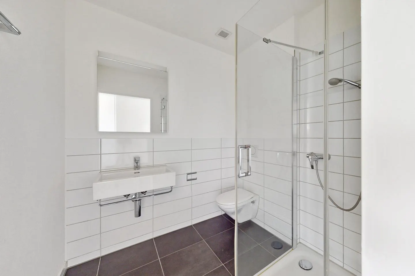 Modern apartment in a central location - Photo 10 of 13
