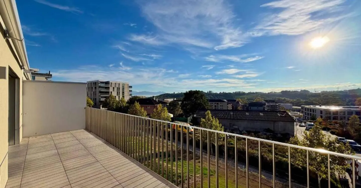 Superb new 3.5-room apartment with balcony - Photo 2 of 9