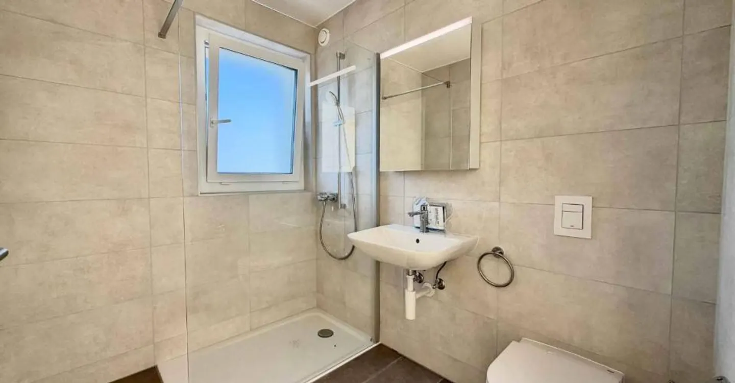 Superb new 3.5-room apartment with balcony - Photo 8 of 9