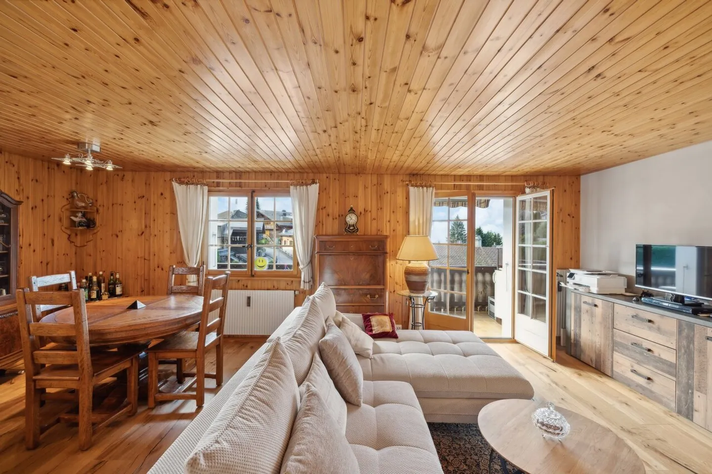 Villars centro, affascinante 3.5p ristrutturato, box, balconi, bella vista! - Foto 9 di 21