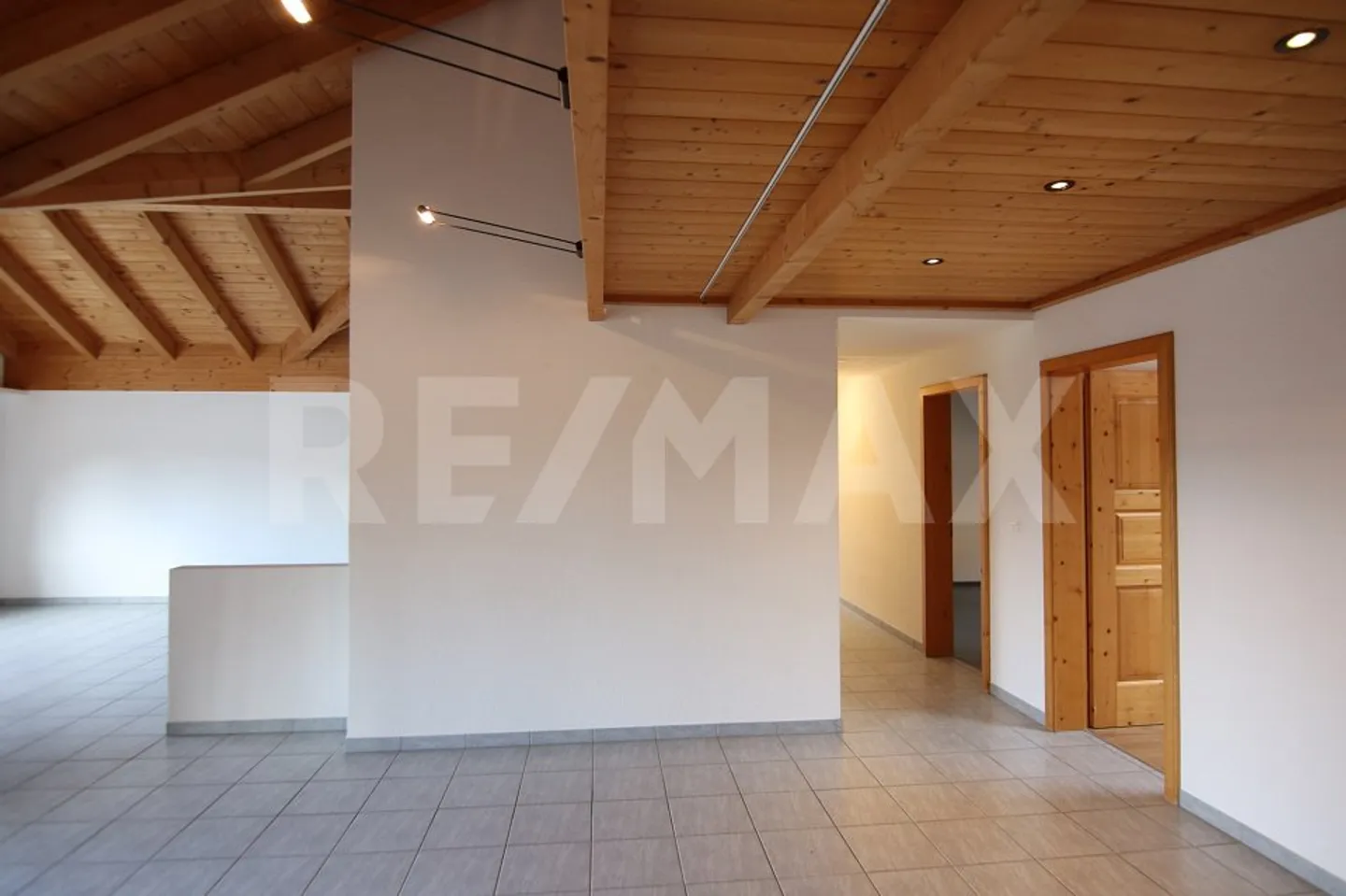 5 ½ Room Attic Apartment in Trimmis - Photo 1 of 6