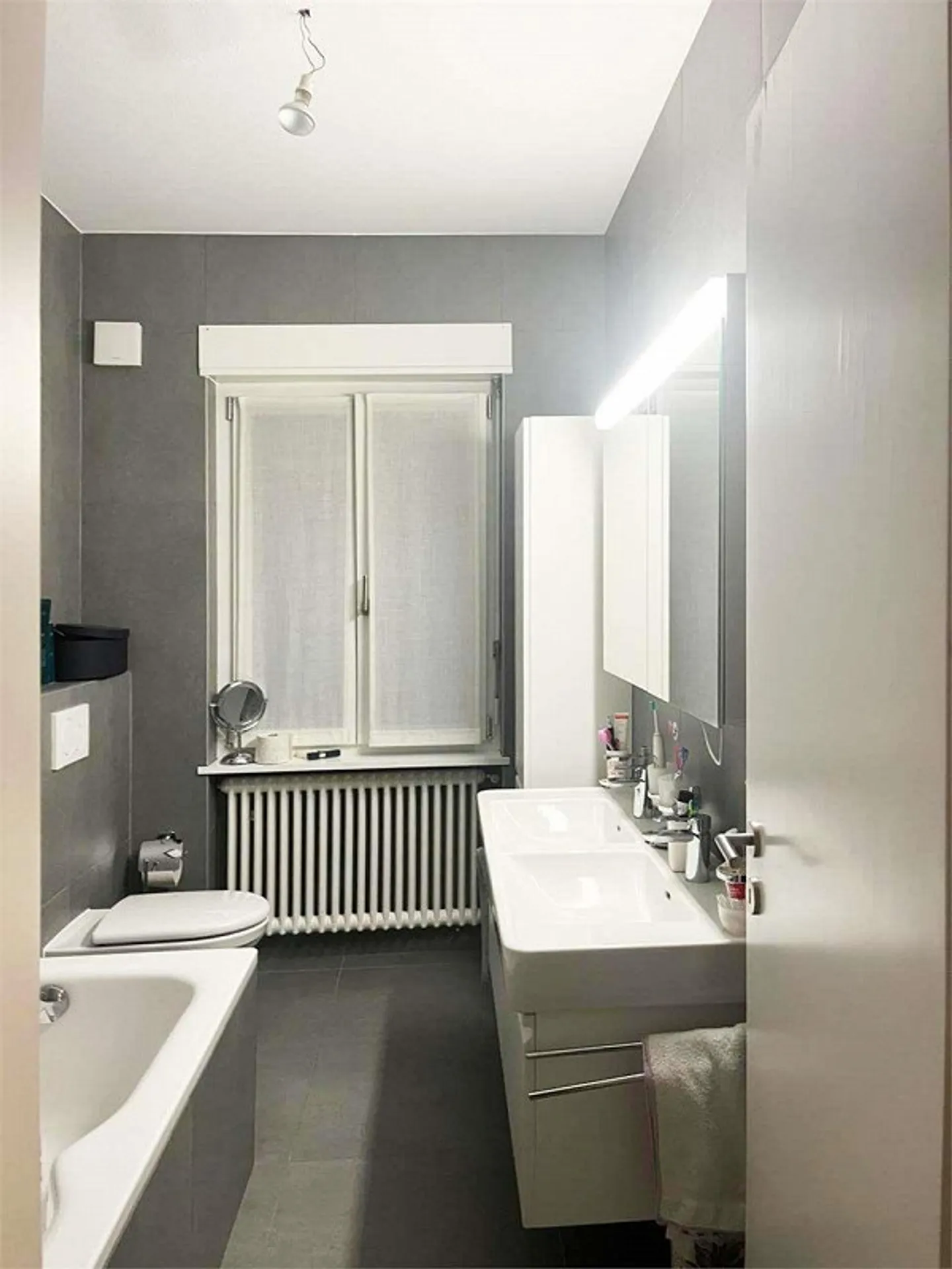 Villa von hohem Standard, umgeben von Grün in Croglio - Foto 3 von 7