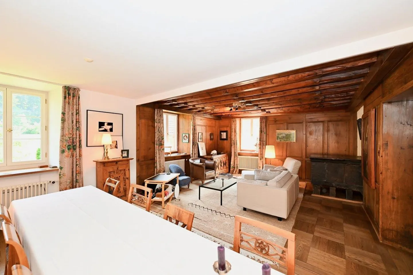 Charming estate with 21 hectares of land, farmhouse and stables - Photo 8 of 22