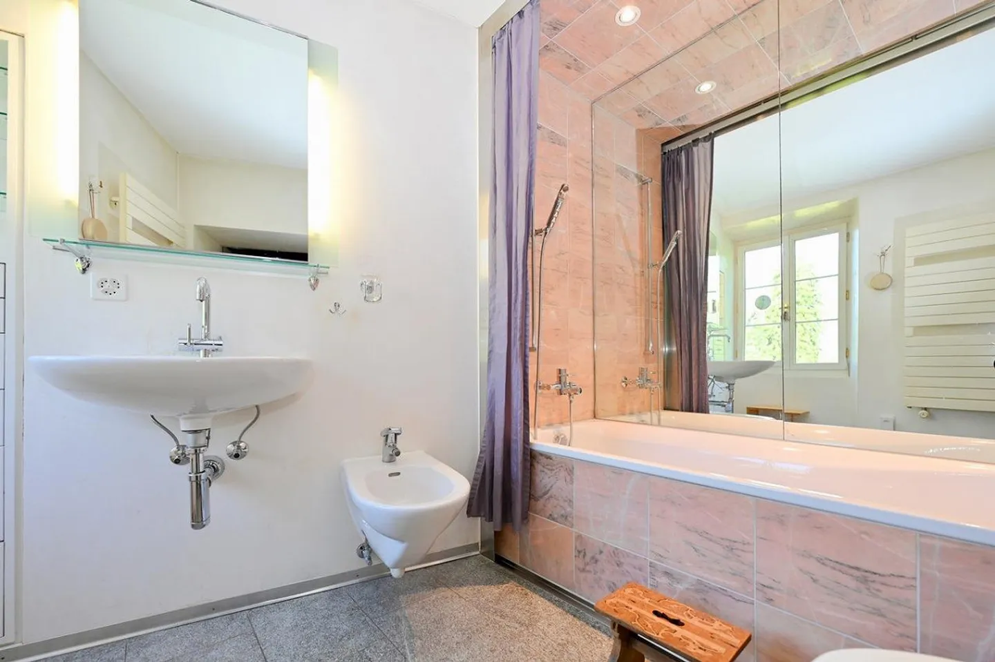 Charming estate with 21 hectares of land, farmhouse and stables - Photo 13 of 22