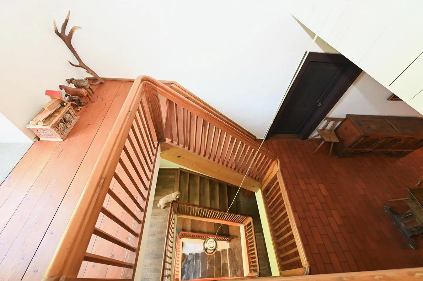 Charming estate with 21 hectares of land, farmhouse and stables - Photo 17 of 22