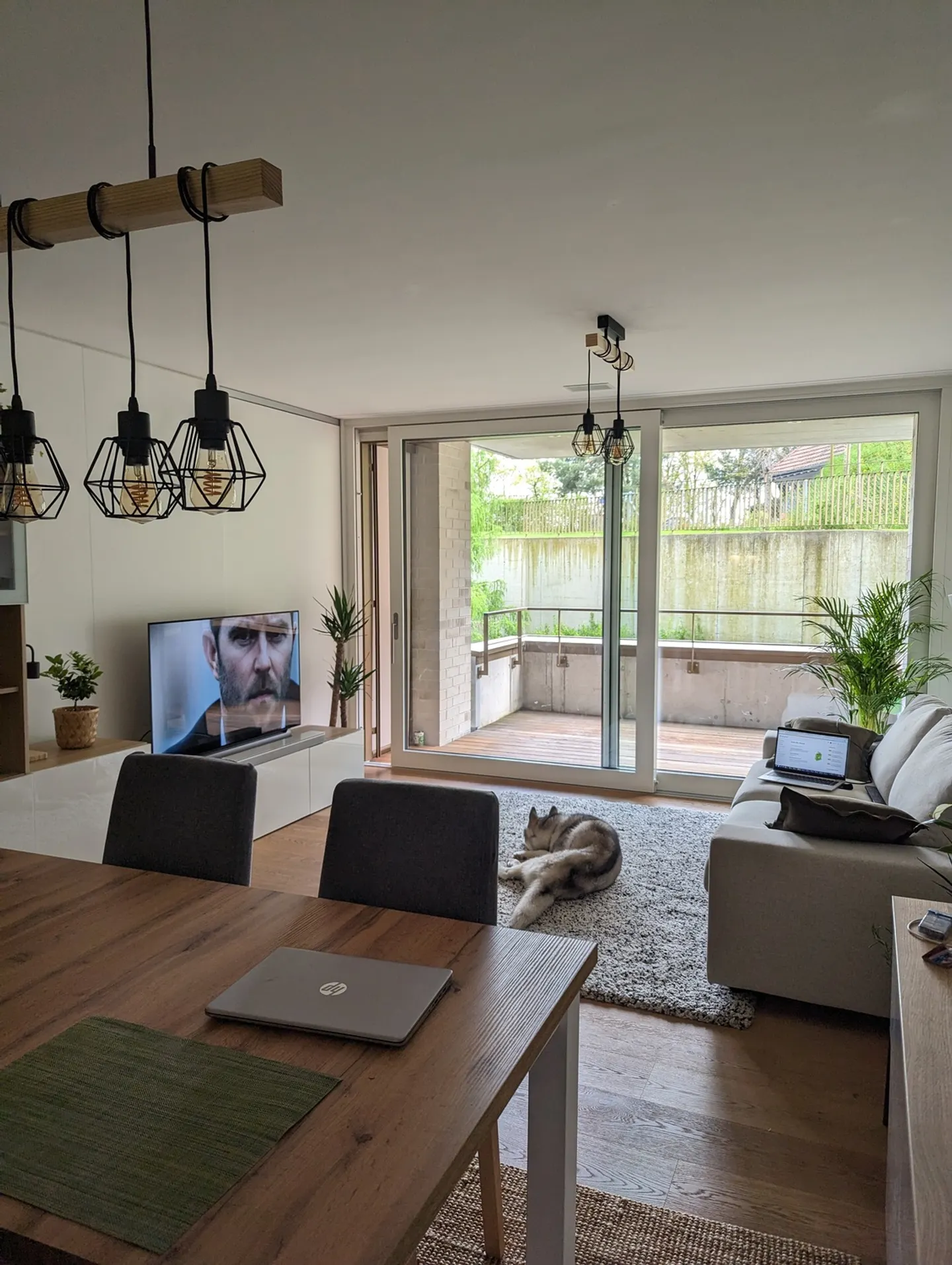 Modernes Apartment mit Terrasse - Foto 1 von 10