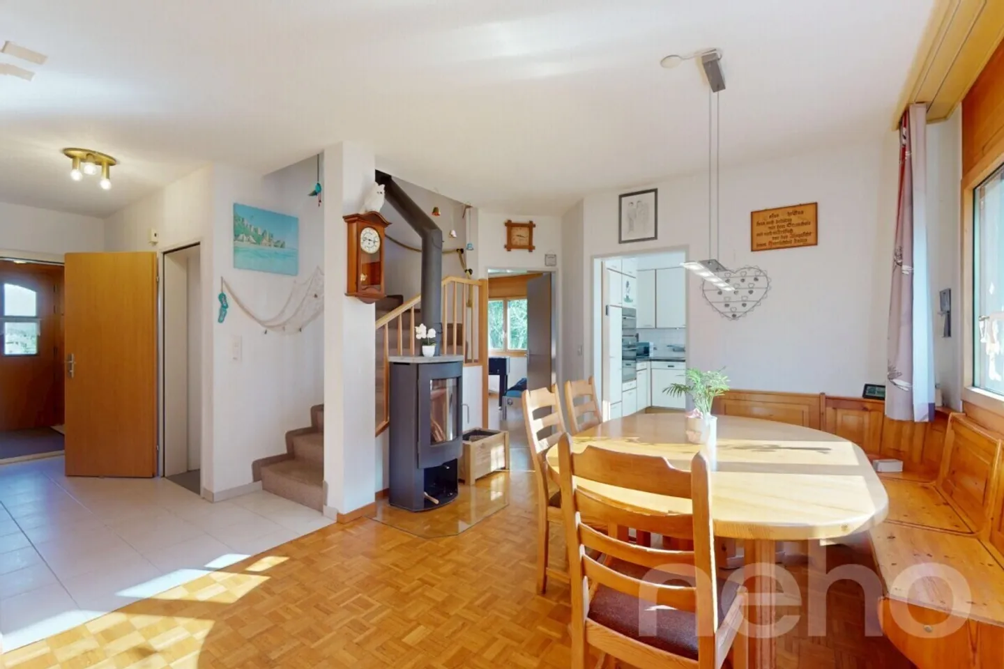 Casa unifamiliare con molto spazio e fascino - Foto 2 di 11