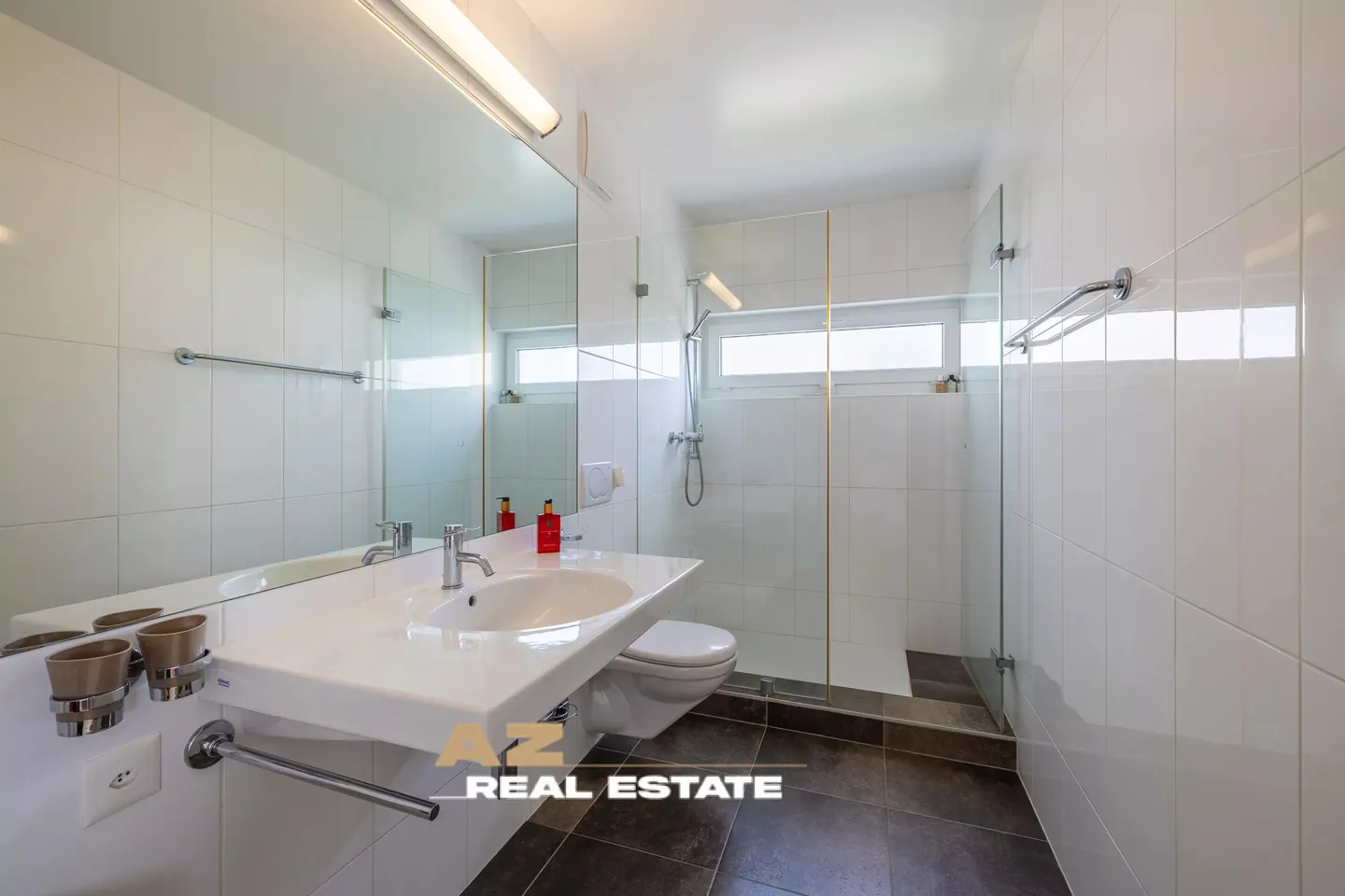Appartement Élégant avec Vue sur le Lac - Photo 11 sur 11