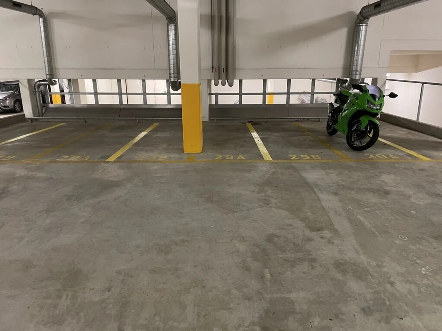Espace de stationnement pour moto à louer à Männedorf ! - Photo 3 sur 3