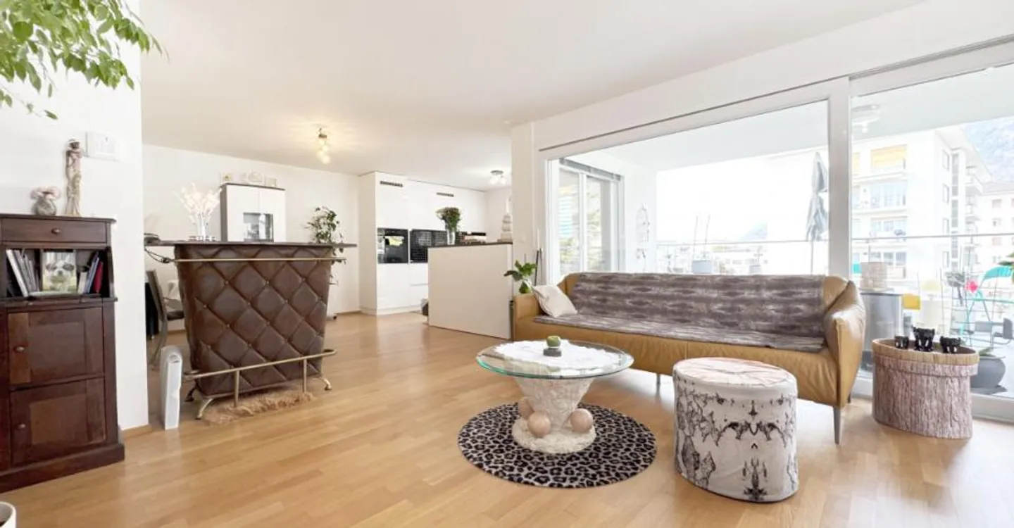 Luxury Apartment in Vétroz - Photo 3 of 9
