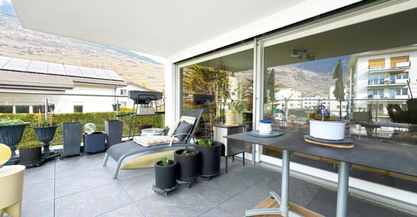 Luxury Apartment in Vétroz - Photo 4 of 9