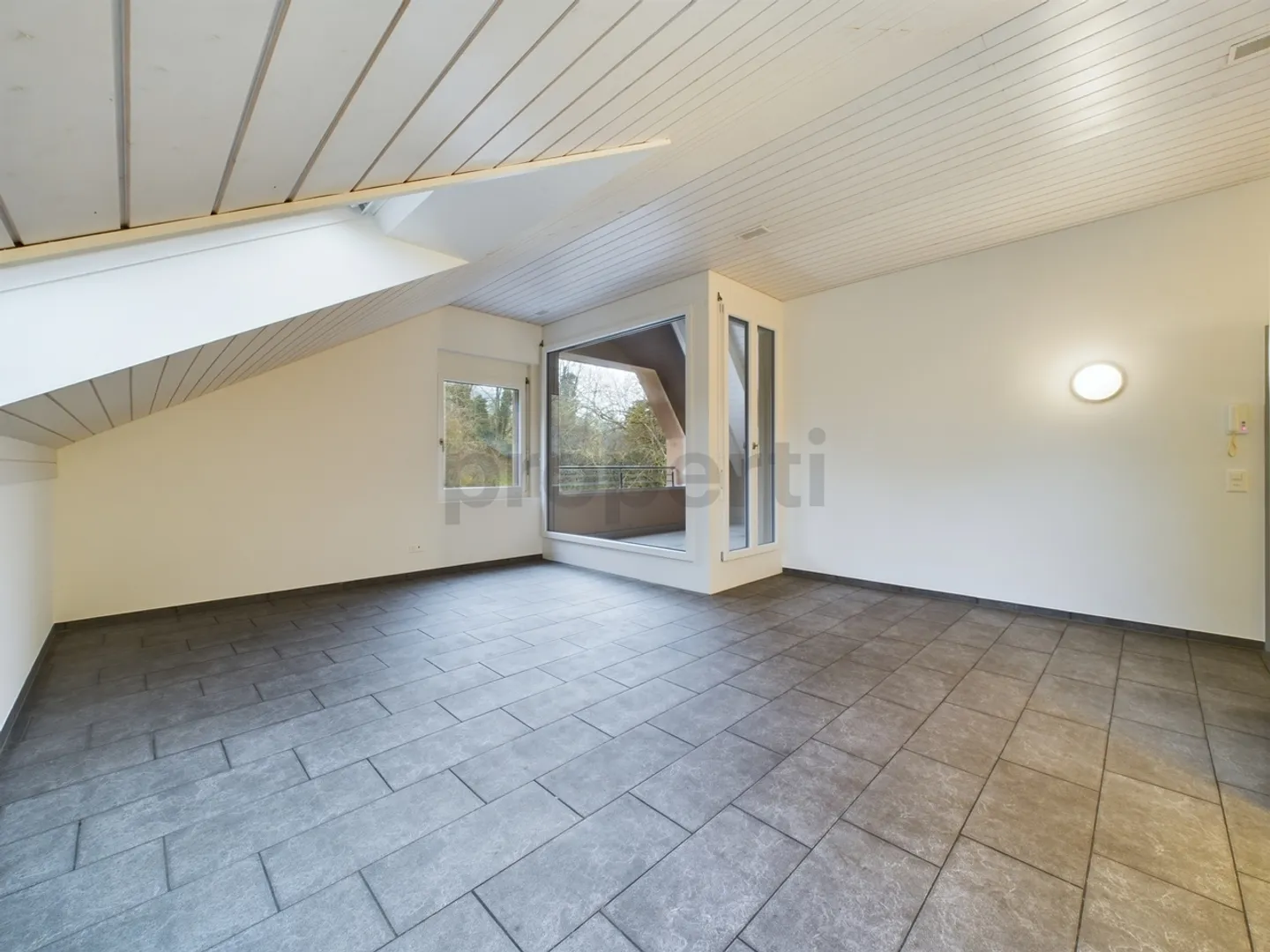 Grosszügige 4.5 Zimmer-Wohnung - Foto 1 von 11