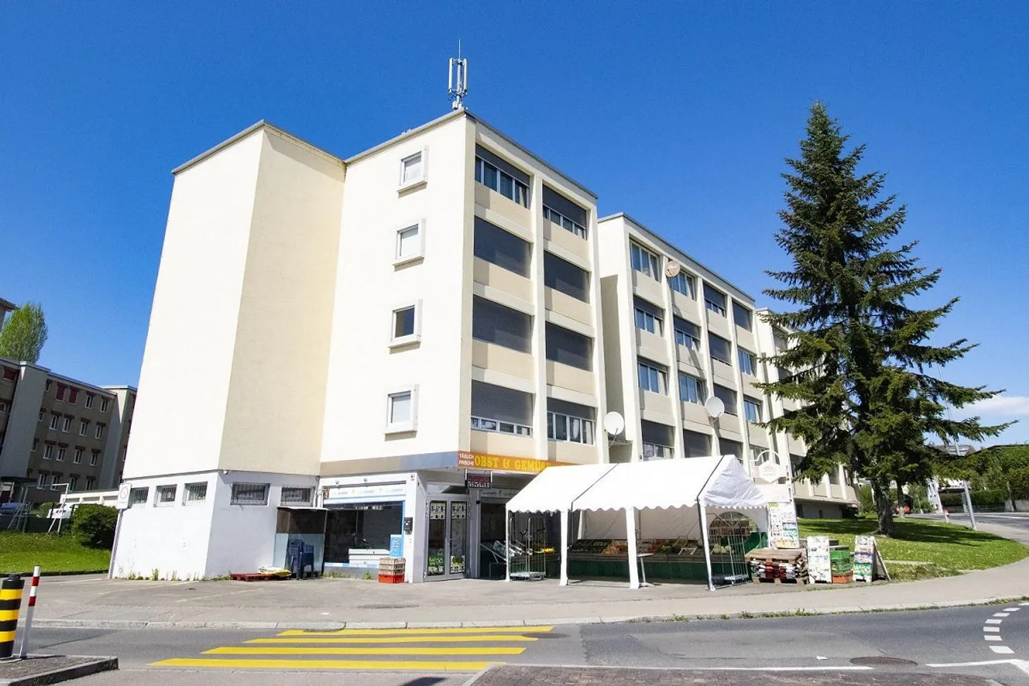 Espace commercial lumineux et polyvalent dans un emplacement central - Photo 1 sur 10