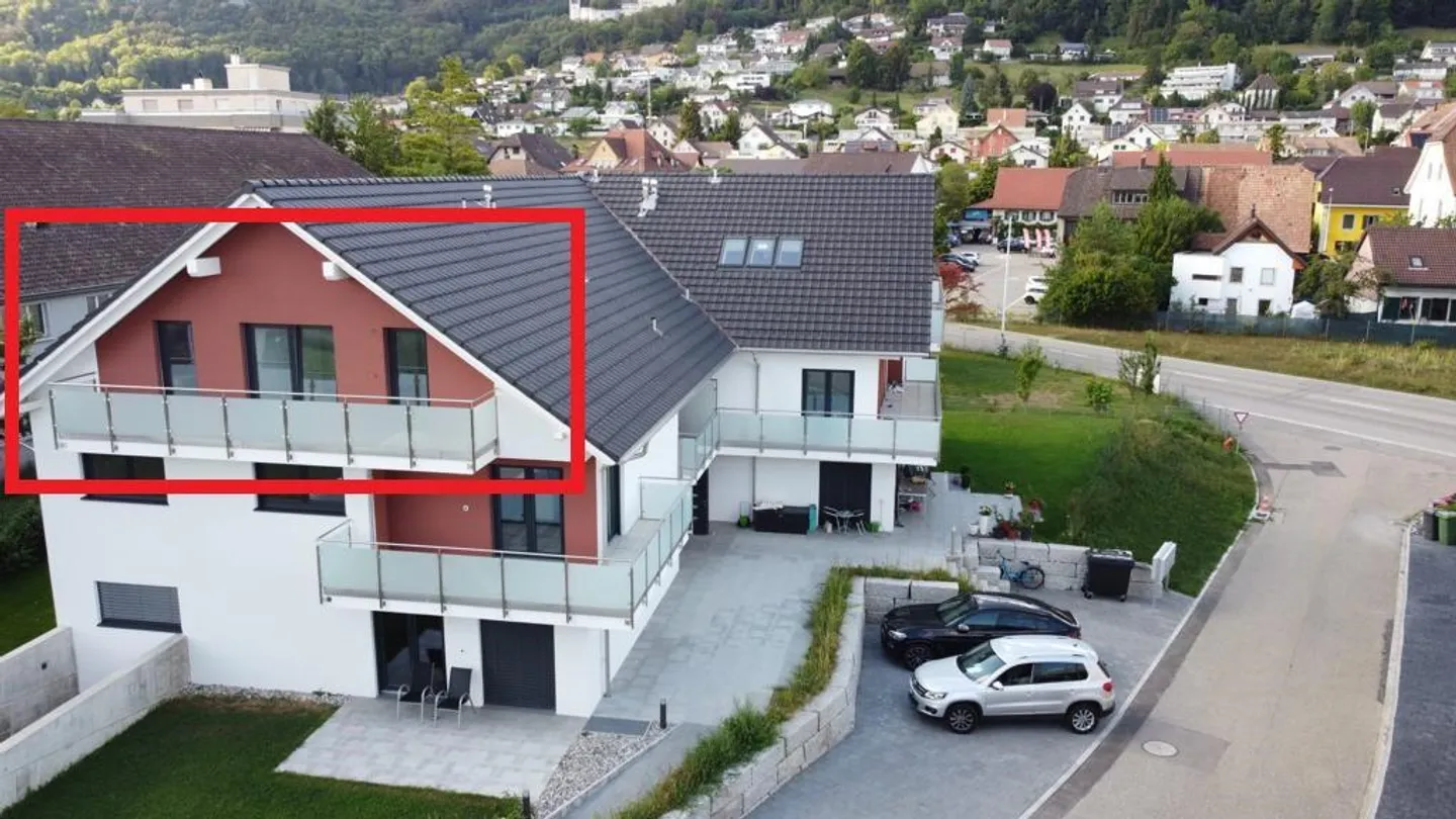 Appartamento attico moderno con vista sulle Alpi e finiture di alta qualità - situato nel centro di Oensingen - Foto 1 di 10