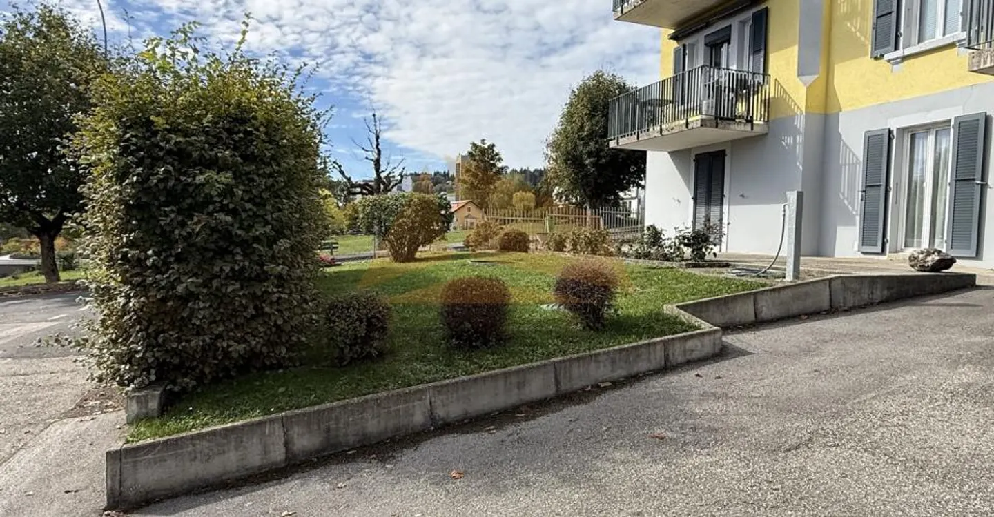 IN VENDITA CASA FAMILIARE CON 2 APPARTAMENTI E GARAGE - Foto 11 di 12