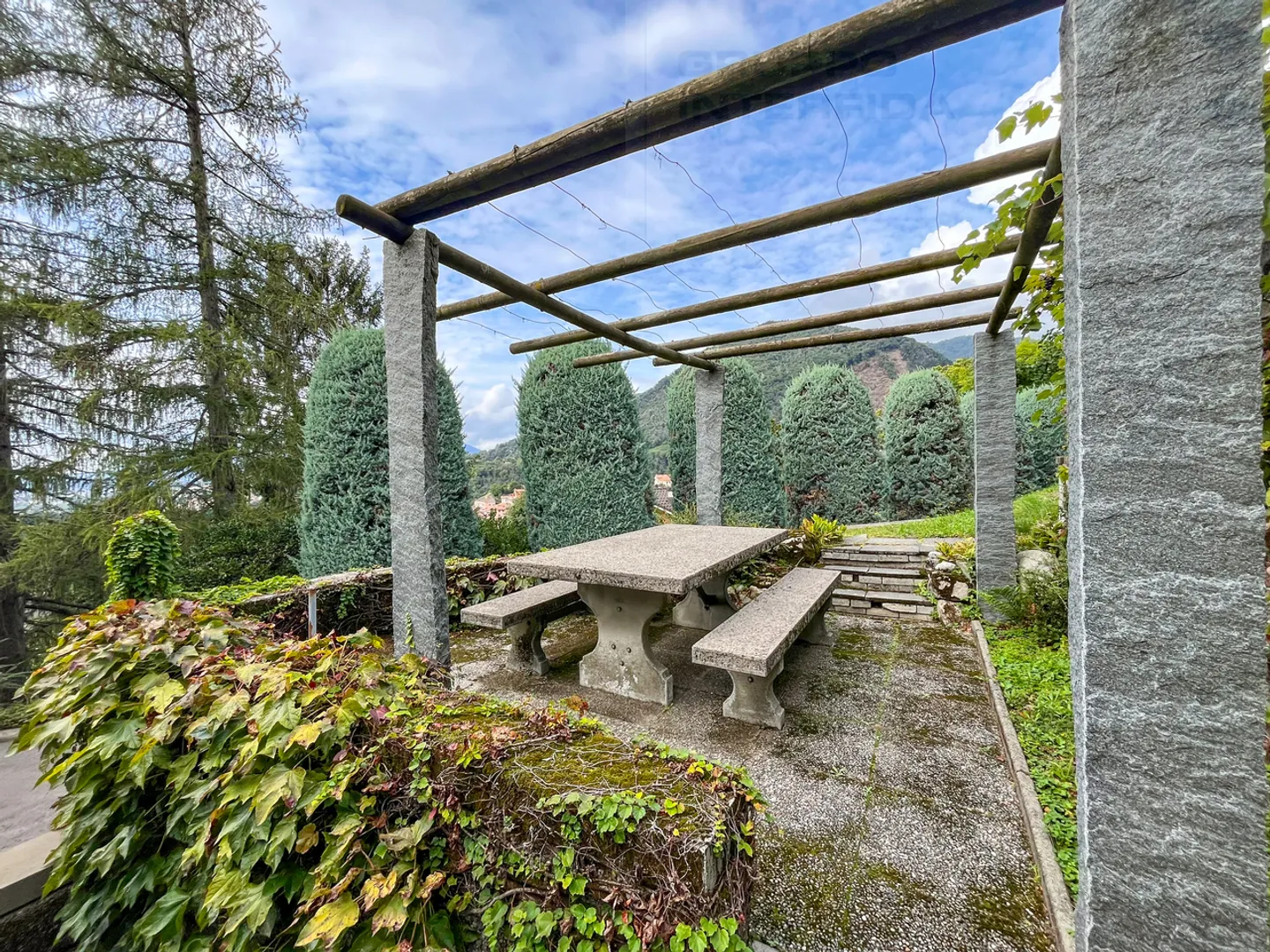 VILLA CONTEMPORANEA CON PISCINA - Foto 3 di 29