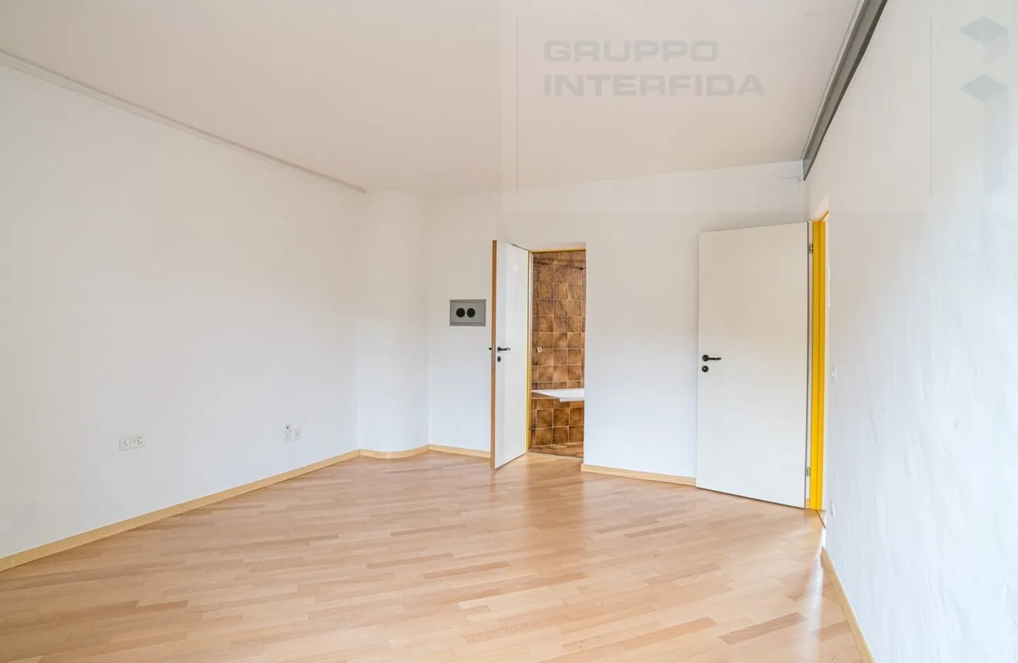 Maison fascinante de 5,5 pièces rénovée - Photo 8 sur 15