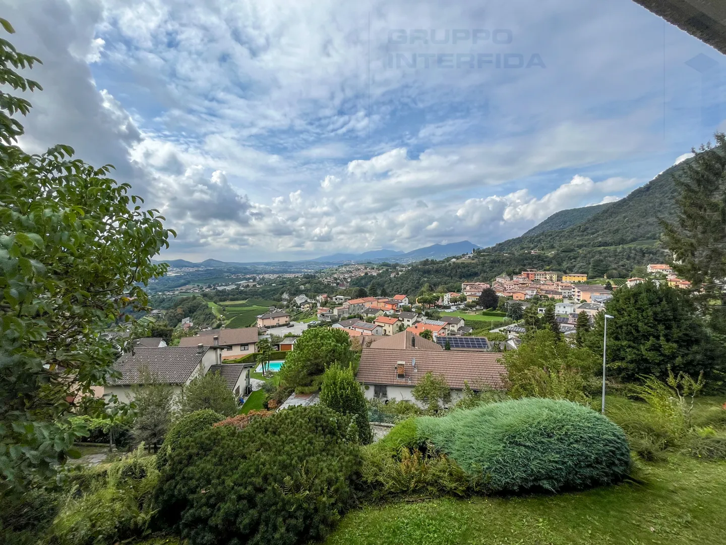 VILLA CONTEMPORANEA CON PISCINA - Foto 13 di 29