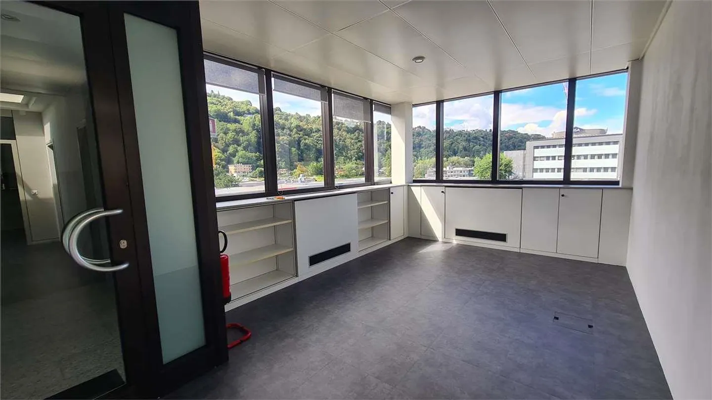 LUGANO: prestigöses neues Büro in modernem Gebäude - Foto 6 von 10