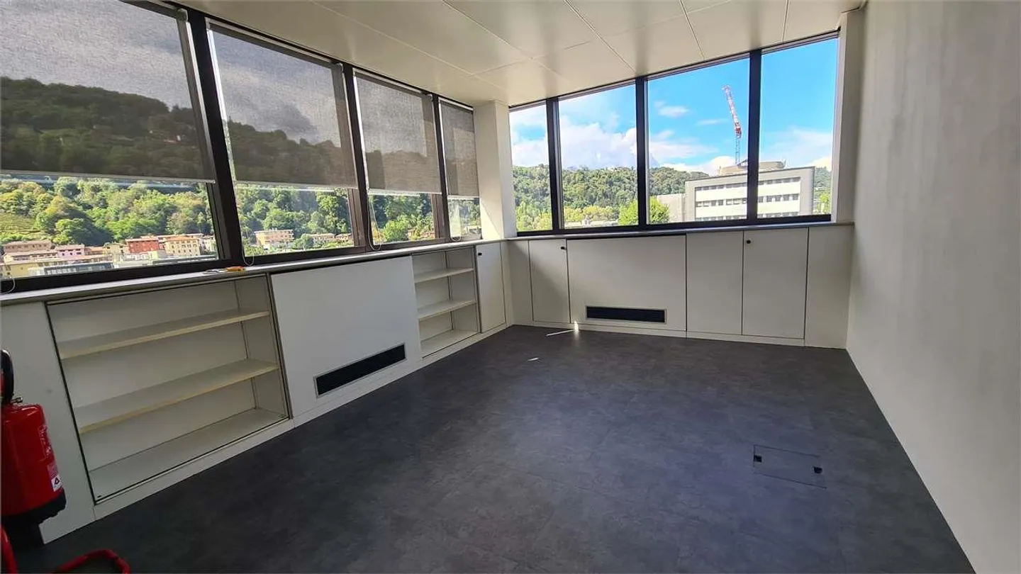 LUGANO: prestigöses neues Büro in modernem Gebäude - Foto 9 von 10