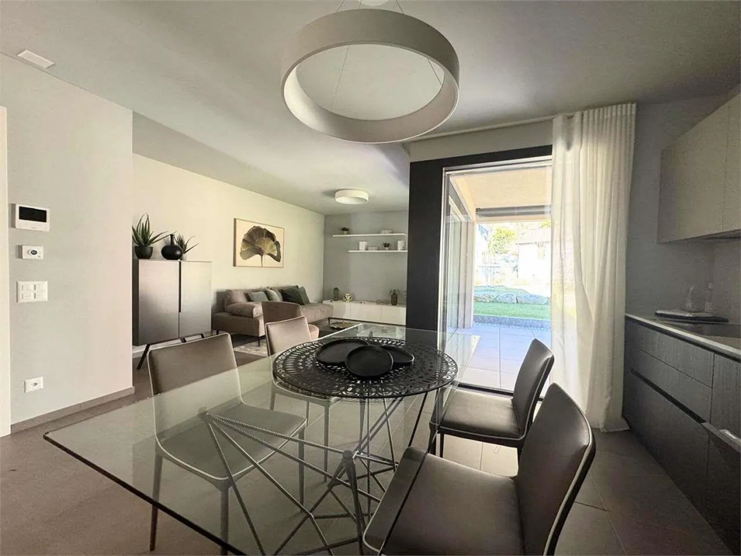 Nuovo appartamento di 3,5 stanze a Gordola con giardino - Foto 5 di 13