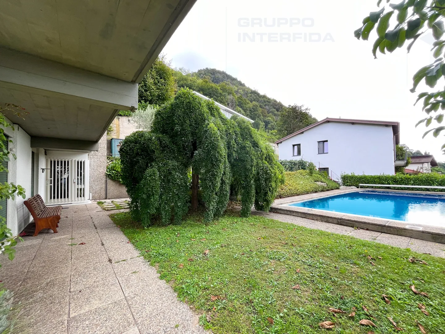 VILLA CONTEMPORANEA CON PISCINA - Foto 19 di 29