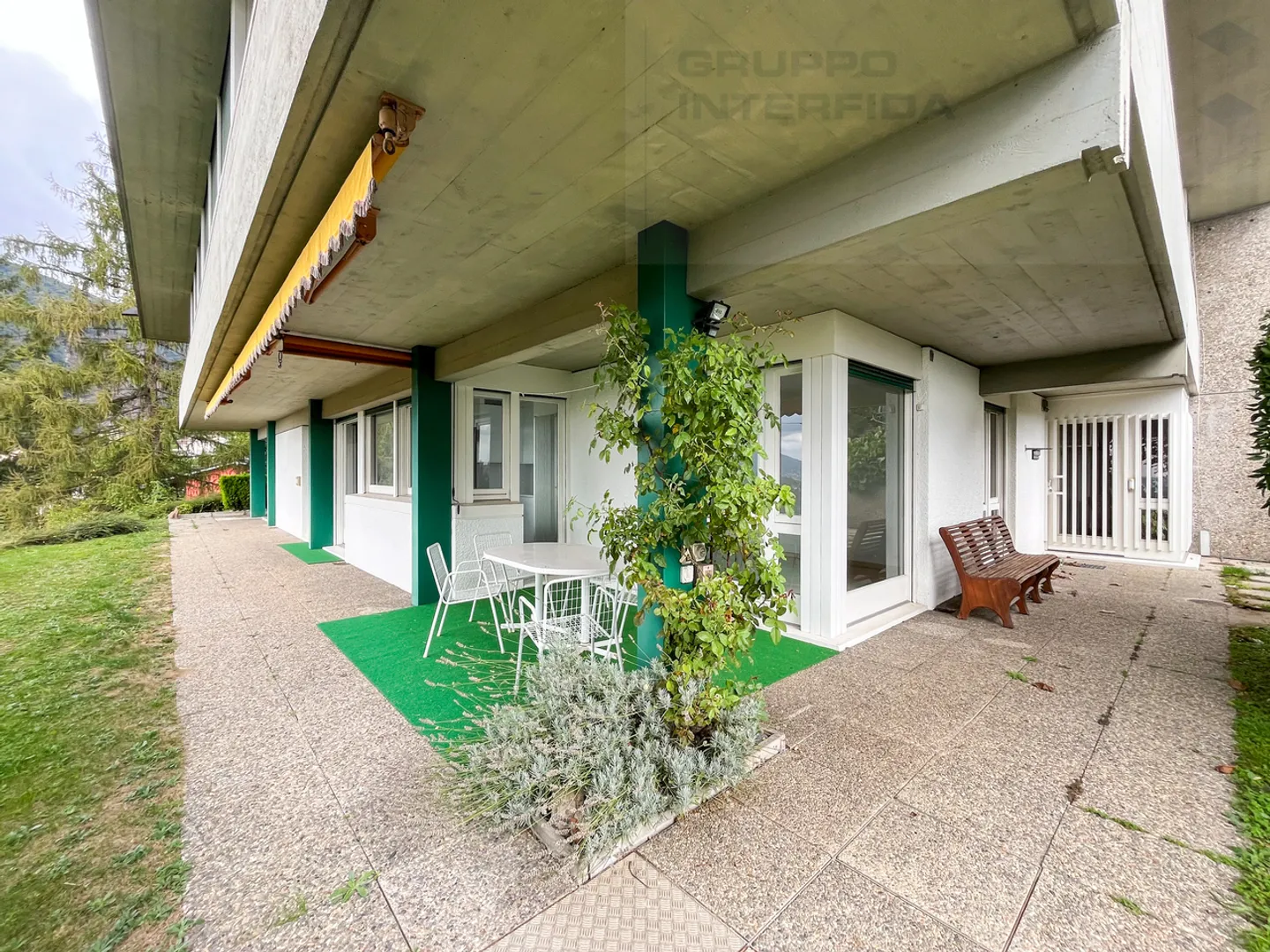 VILLA CONTEMPORANEA CON PISCINA - Foto 24 di 29