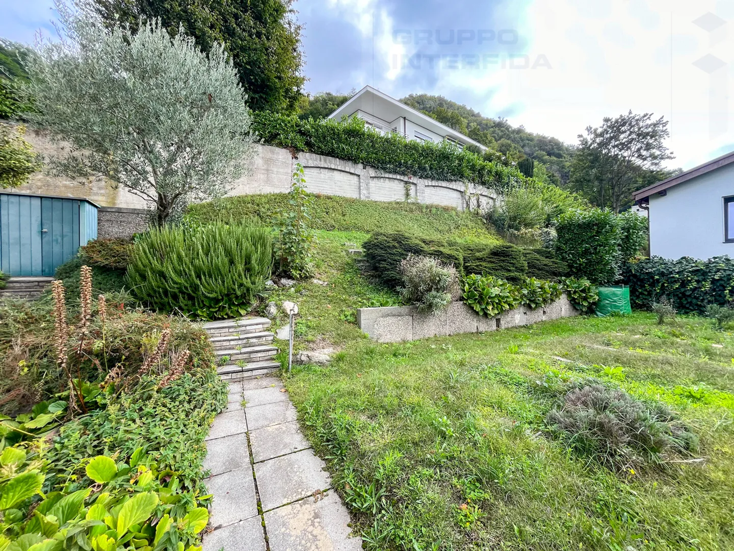 VILLA CONTEMPORANEA CON PISCINA - Foto 25 di 29