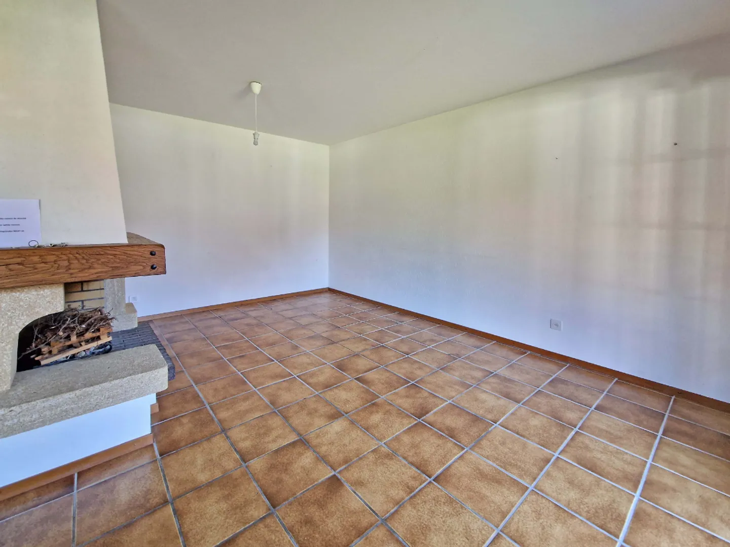 Two and a half room apartment in the center of the village - Photo 4 of 6