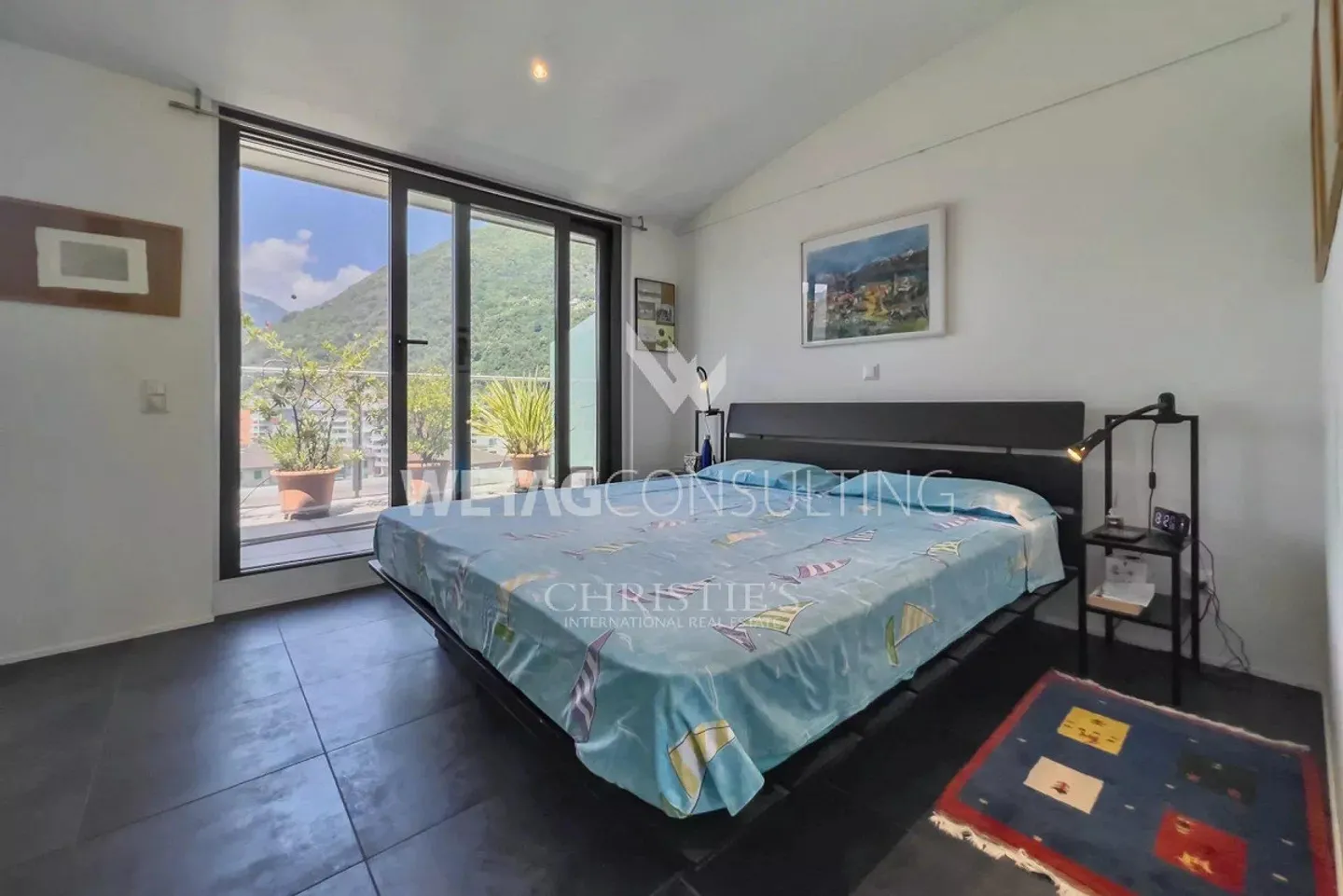 Duplex penthouse with 360-degree view in central location overlooking Lake Maggiore for sale in Locarno - Photo 5 of 13
