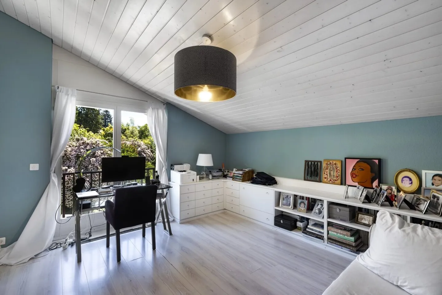 Superb 6.5-room property in a green setting with lake view - Photo 11 of 13
