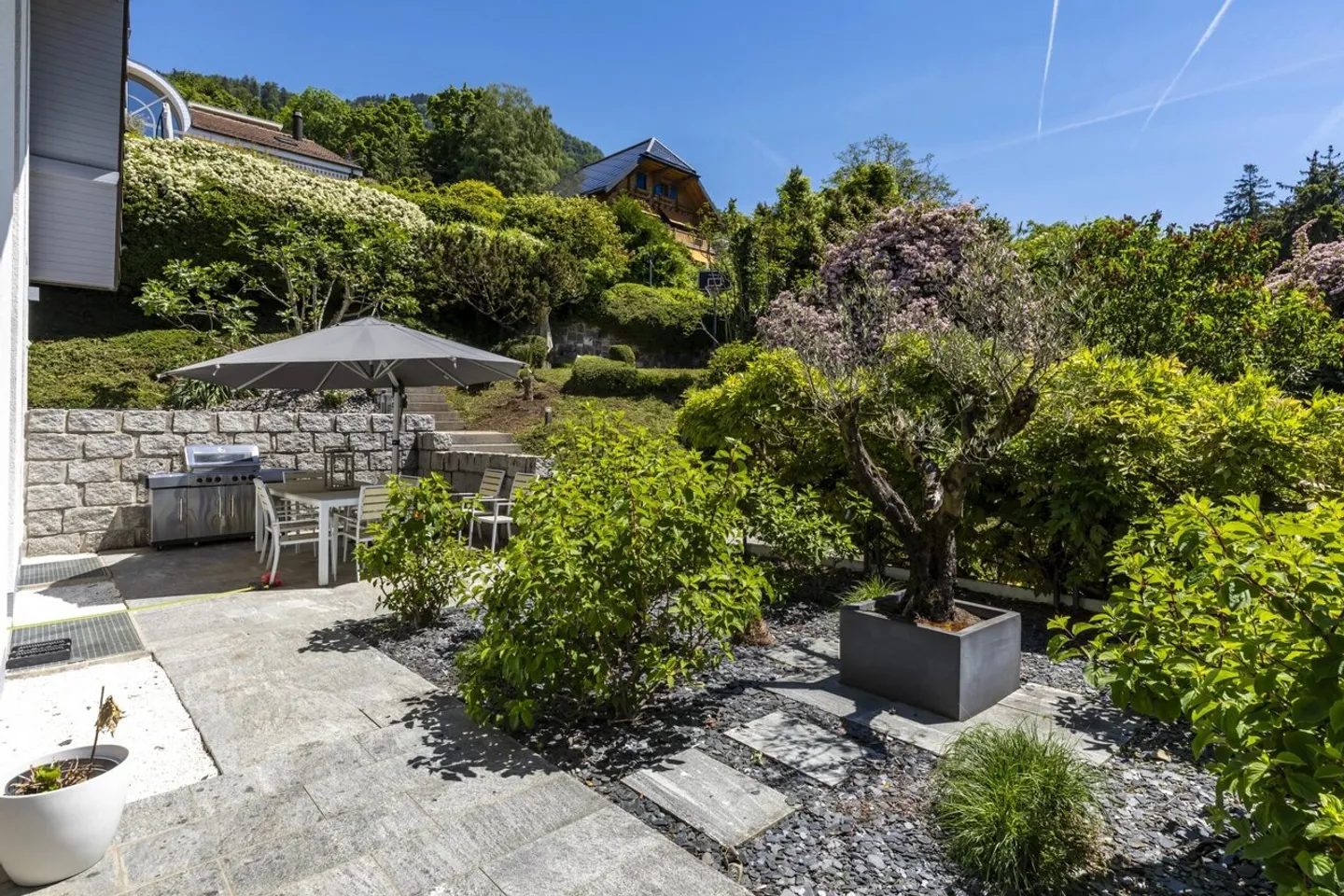 Superb 6.5-room property in a green setting with lake view - Photo 13 of 13