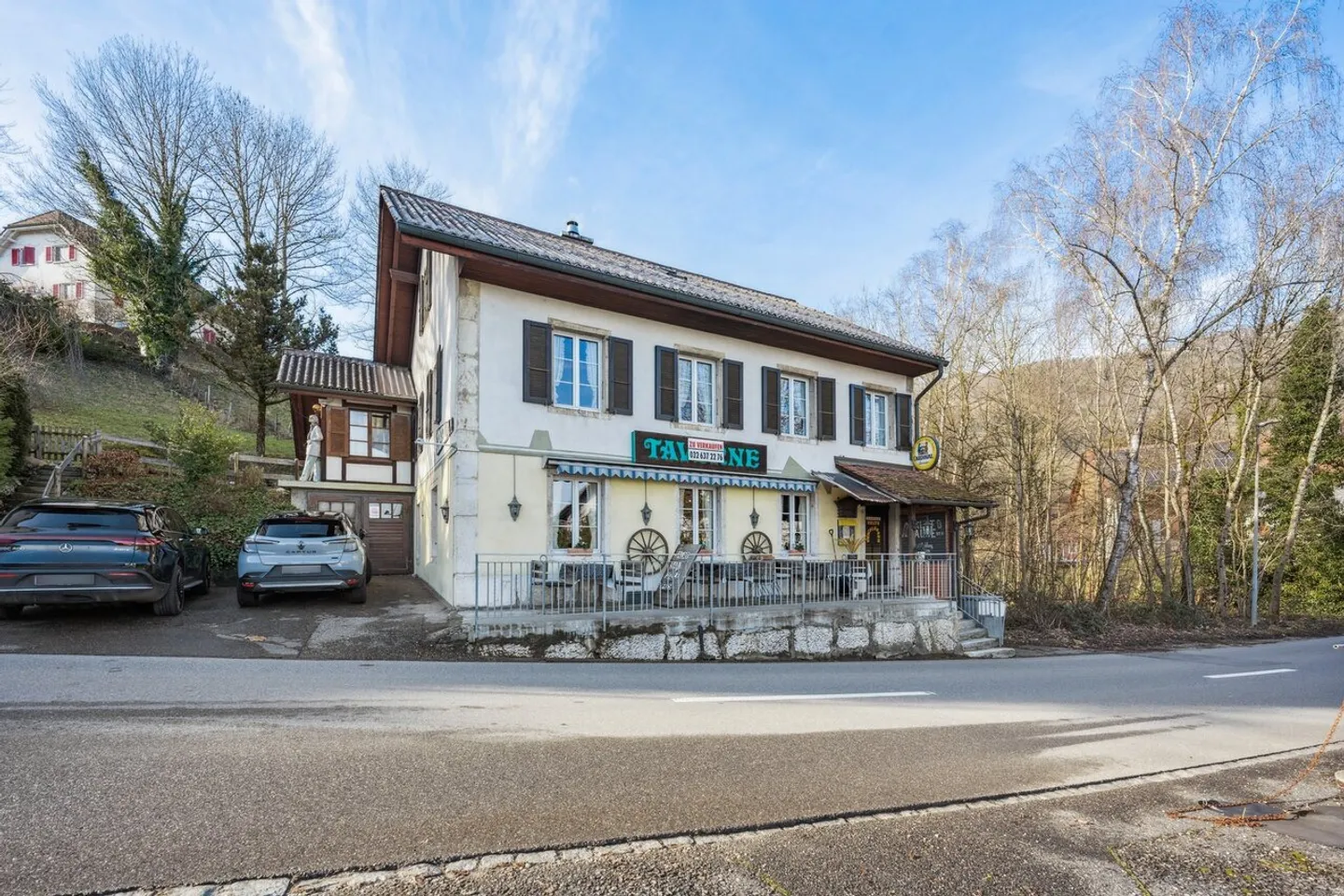 Proprietà residenziale/commerciale con appezzamento di terreno associato - Foto 1 di 9